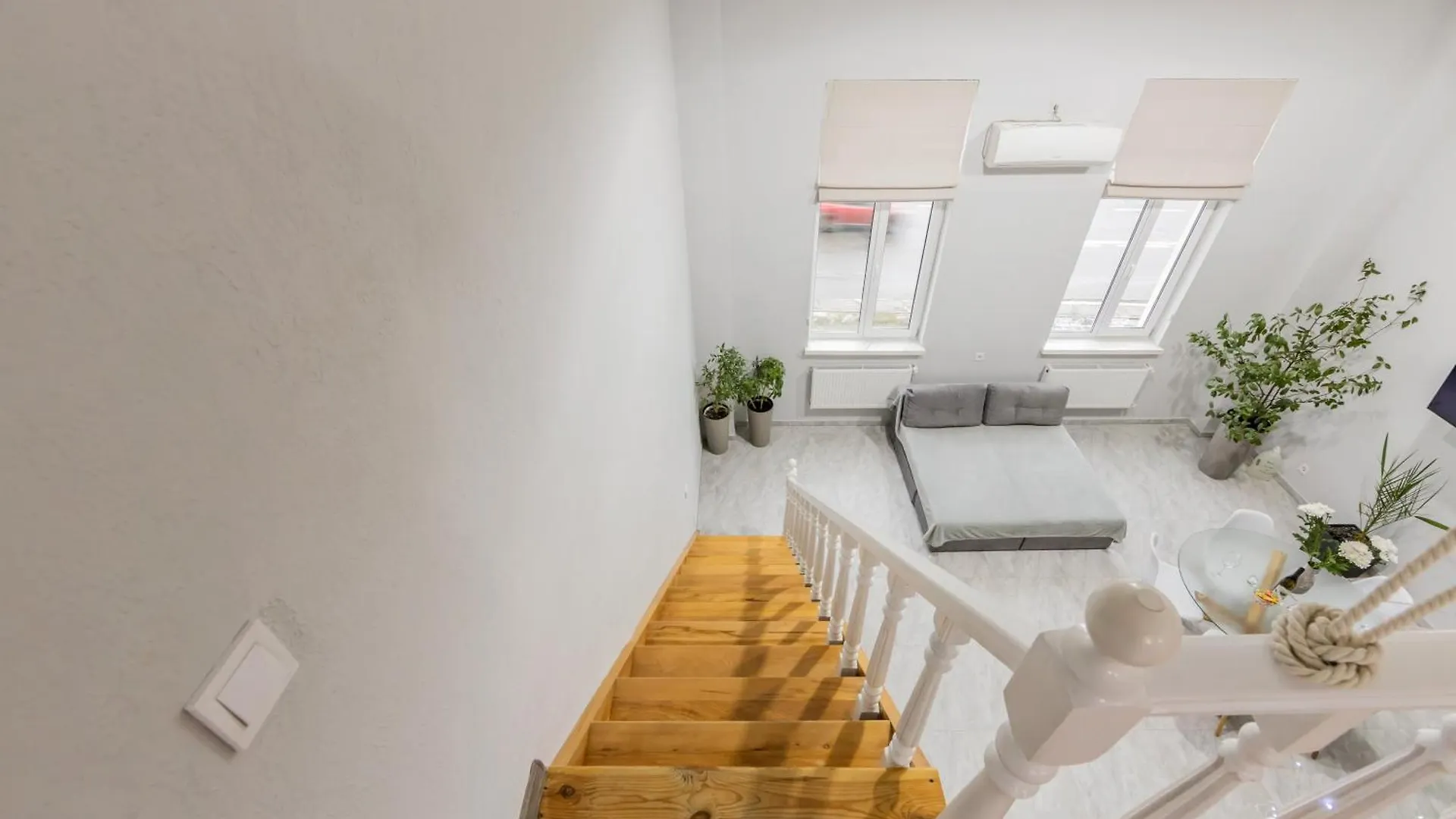 Двухуровневая Квартира Kiew Apartment